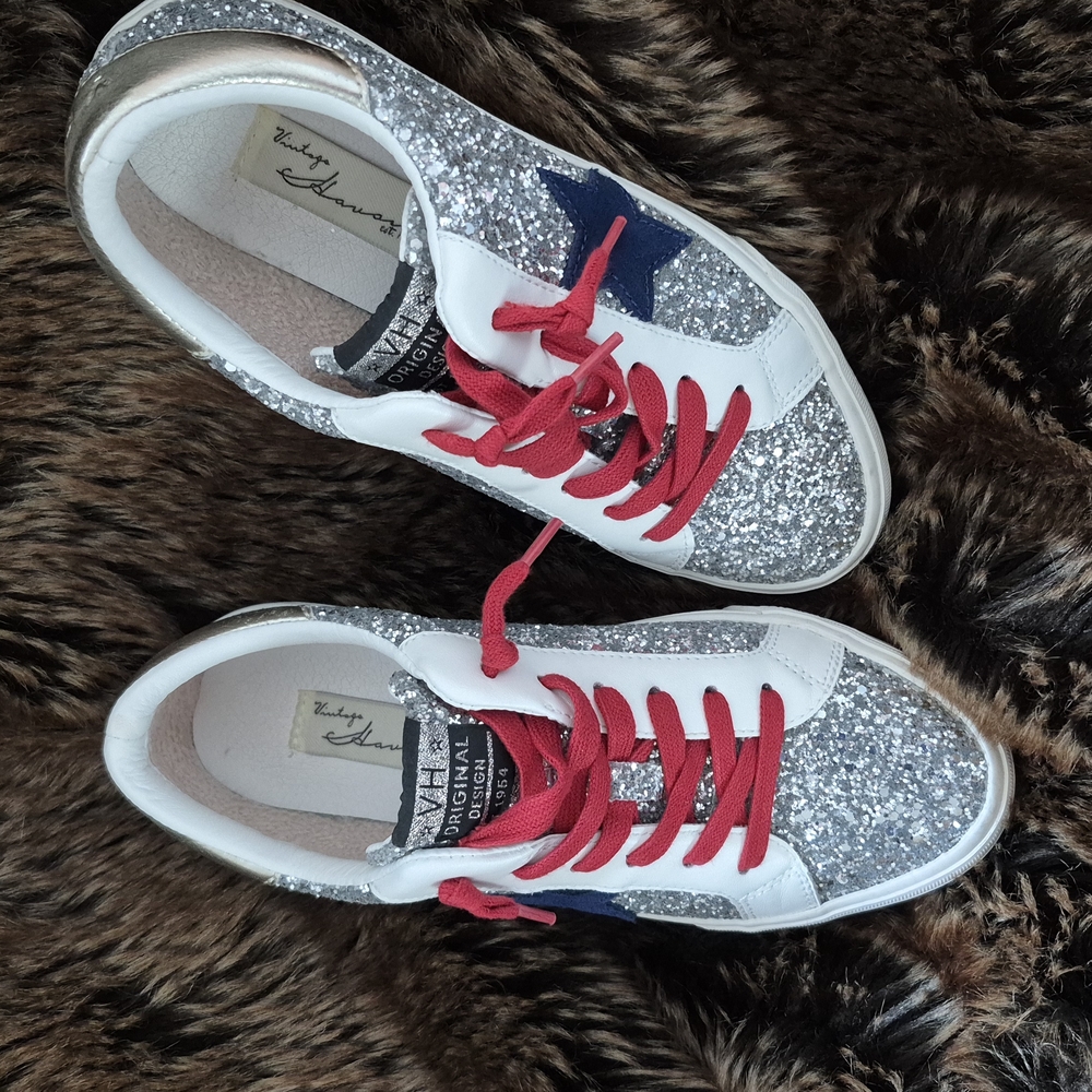 Vintage Havana Silver Red Sneakers Sparkly Low-Top